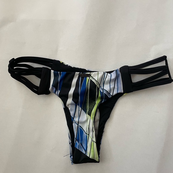 🩵🪼💙 bronze bunny bikini bottom - Picture 3 of 3